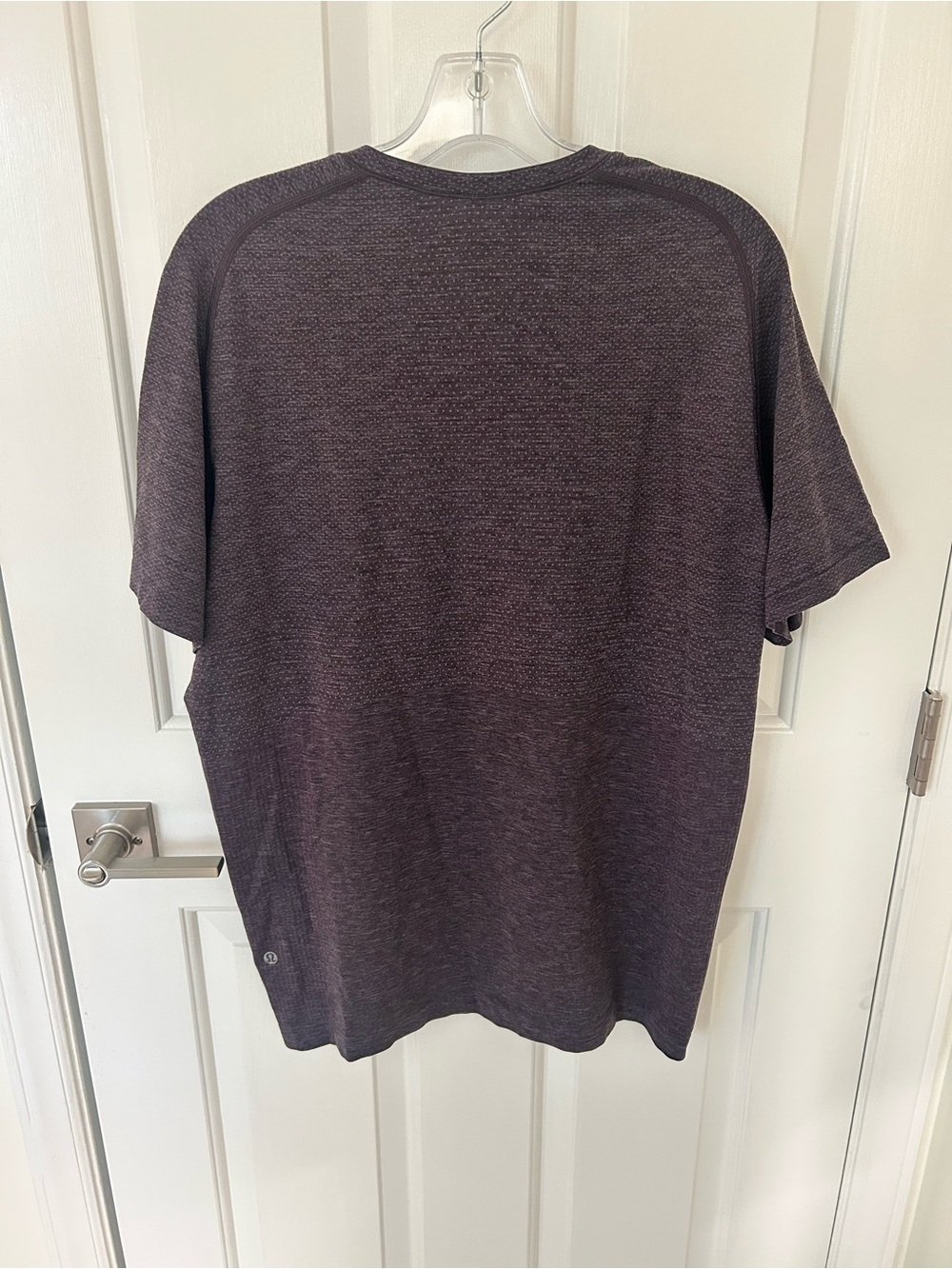 Lululemon Men's Metal Vent Tech Short Sleeve In Heather Grape Mauve - Picture 3 of 5